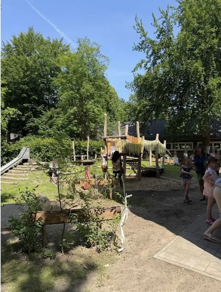 outdoor-playground-stadtkueken-kita-johann-s-garten-gross-borstel