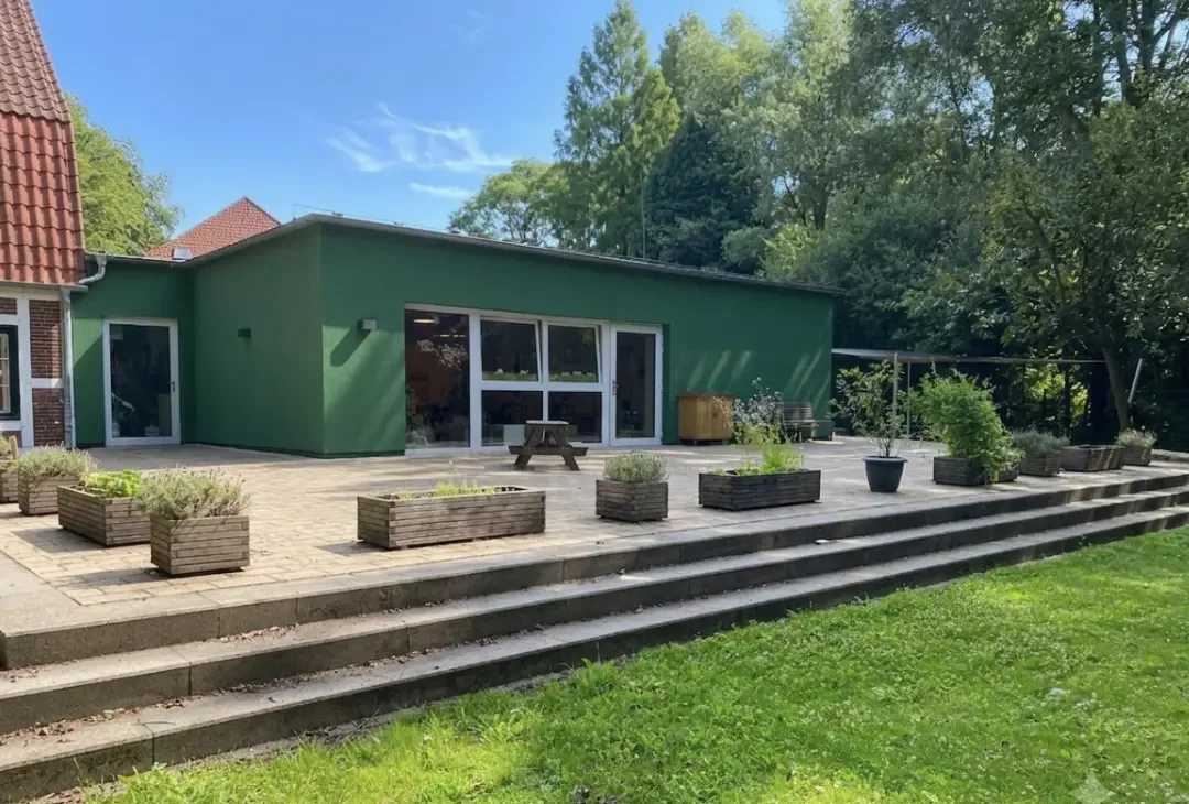 building-exterior-patio-stadtkueken-kita-putte-wandsbek