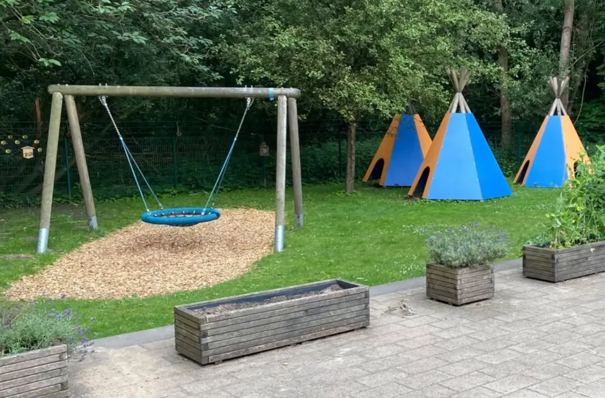 playground-swing-teepees-stadtkueken-kita-putte-wandsbek